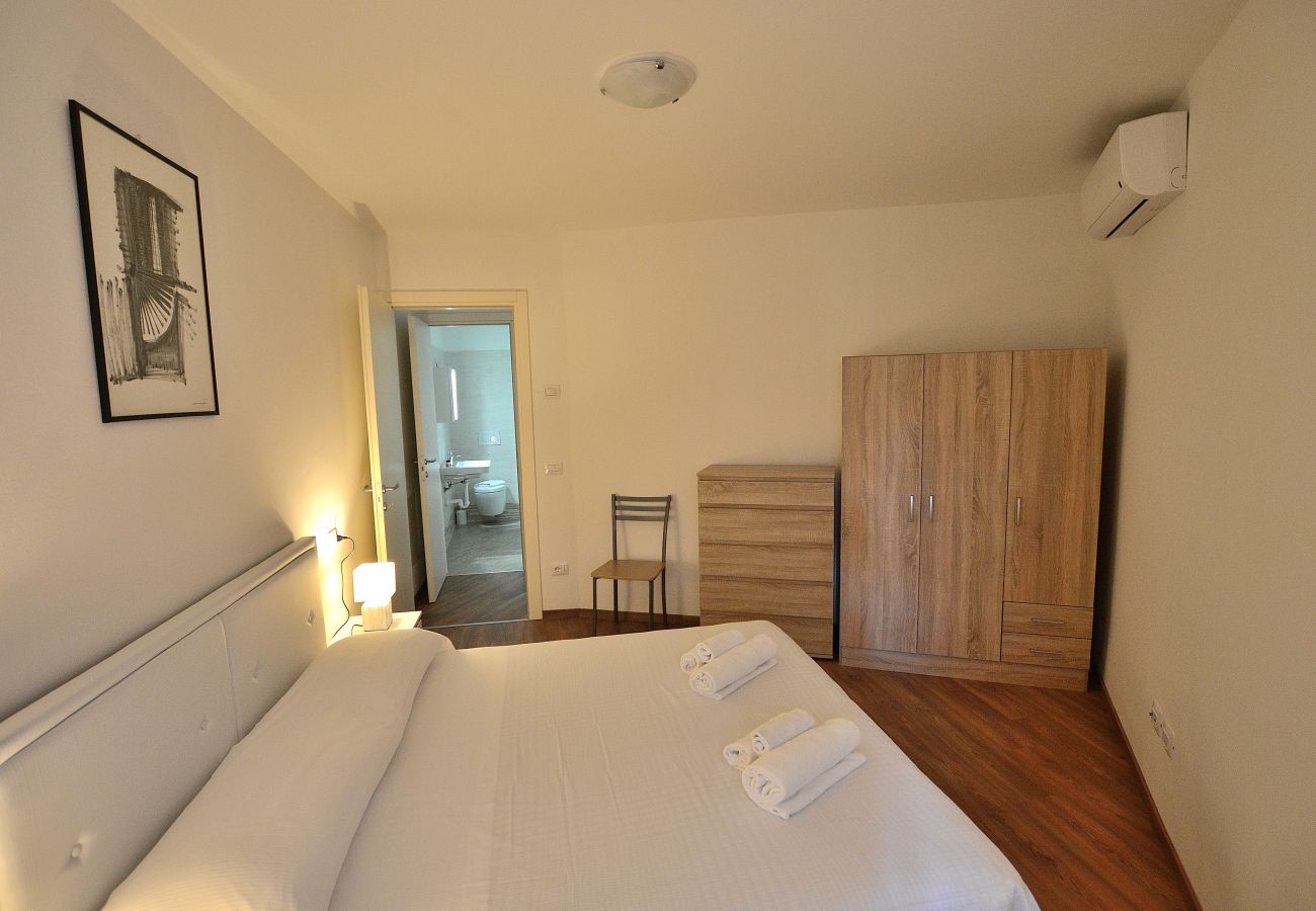 Apartment in Torri del Benaco - Apartment del Pescatore In Downtown