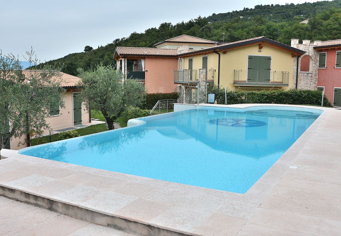 Apartment in Torri del Benaco - Residence Alle Torri With Pool