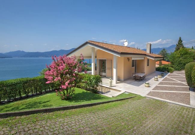 Villa in Torri del Benaco - Villa Sybille With Pool And Lake View Villa in Torri del Benaco - Villa Sybille With Pool And Lake View