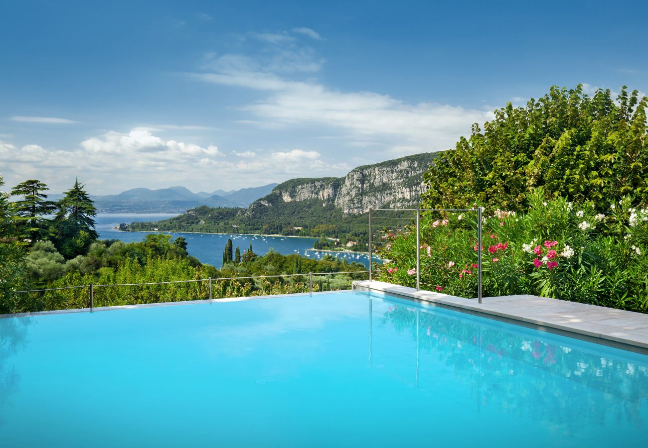 Villa in Garda - Cà Cantoni Villa With Pool Lake View