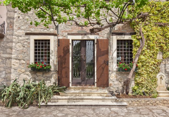 Villa in Castelgomberto - Il Giardino di Sibilla With Pool