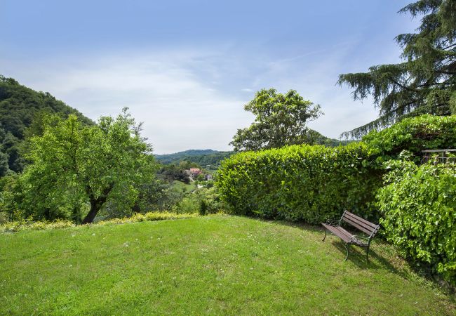 Villa in Castelgomberto - Il Giardino di Sibilla With Pool