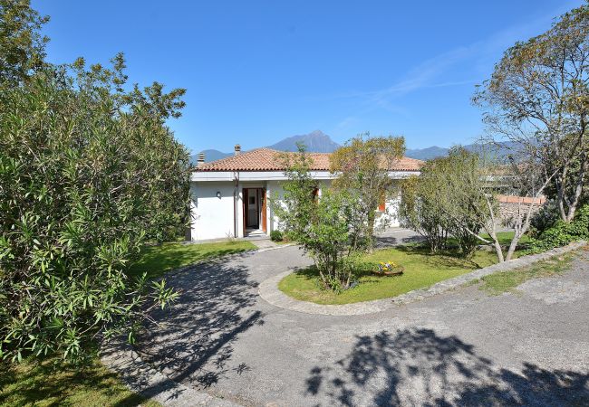 Villa/Dettached house in Torri del Benaco - Villa Retrò alle Rossone With Lake View