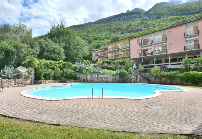 Apartment in Malcesine - Apartment Candor With Pool