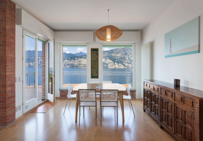 Apartment in Malcesine - Apartment Windows On The Lake