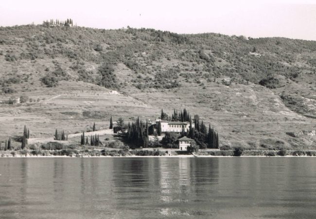 Apartment in Torri del Benaco - Leonardo Walsh Apartment With Lake View Apartment in Torri del Benaco - Leonardo Walsh Apartment With Lake View