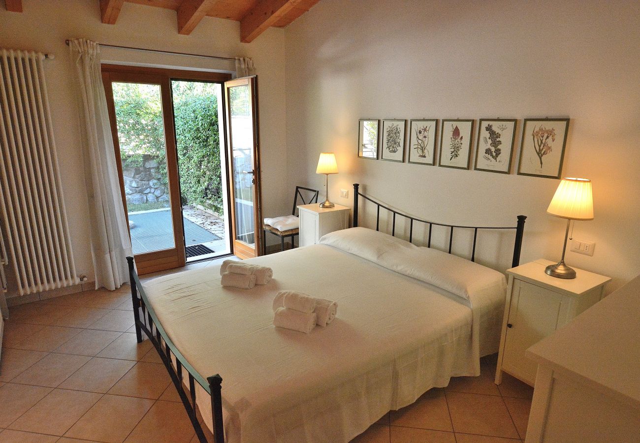 Apartment in Torri del Benaco - Apartment Bardino with Pool and Lake View
