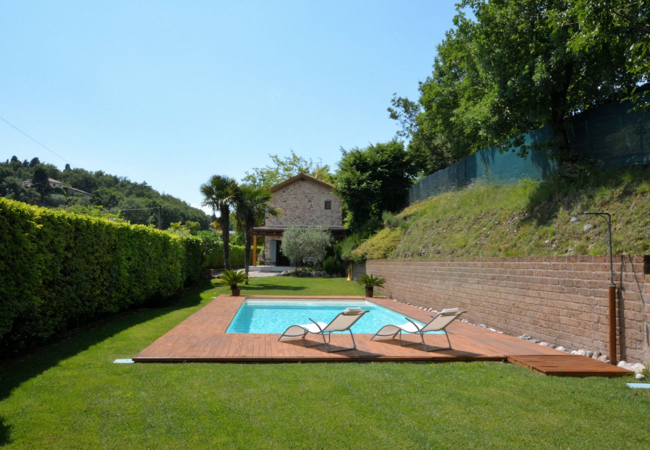 Chalet in Costermano - Rustico Villa Marciaga With Pool