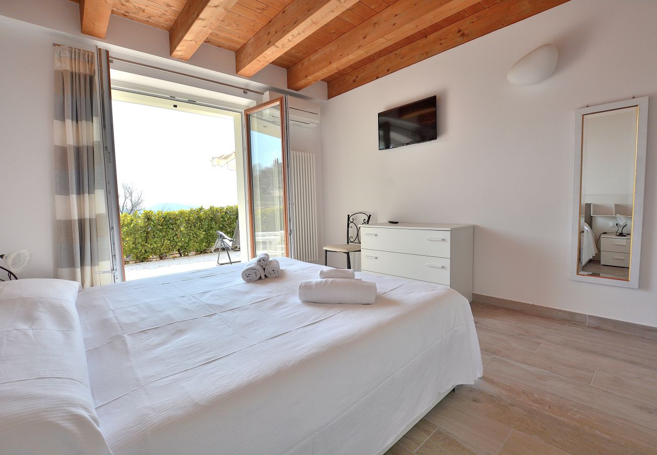 Apartment in Costermano - Red Apartment in Marciaga di Costermano