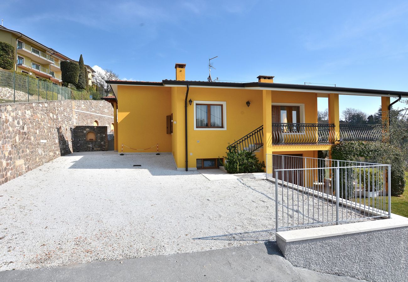 Apartment in Costermano - Red Apartment in Marciaga di Costermano