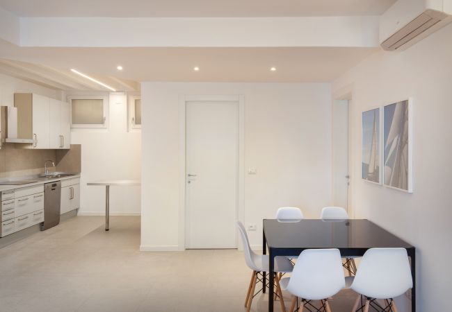 Apartment in Torri del Benaco - Apartment Azzurro front Lake Apartment in Torri del Benaco - Apartment Azzurro front Lake