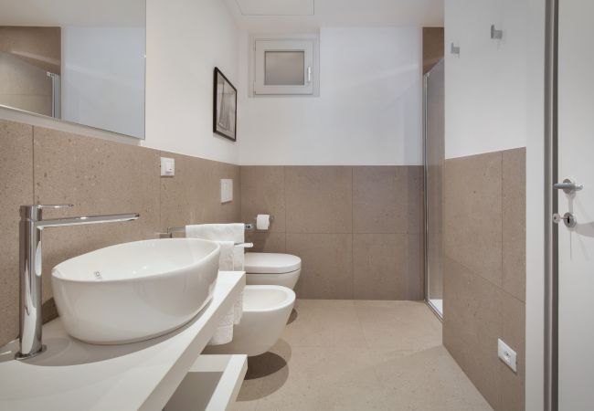 Apartment in Torri del Benaco - Apartment Azzurro front Lake Apartment in Torri del Benaco - Apartment Azzurro front Lake