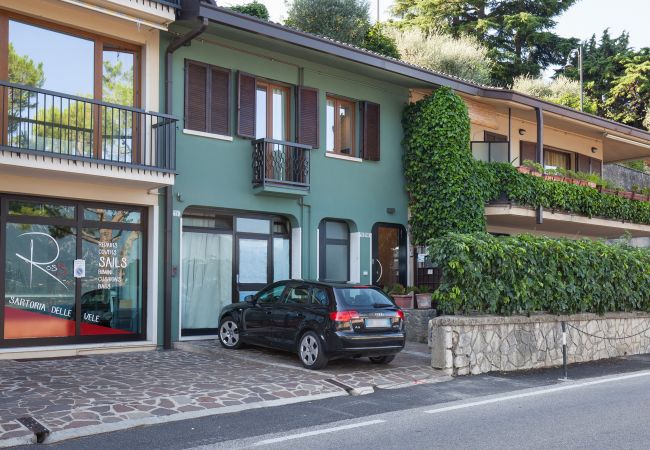 Apartment in Torri del Benaco - Apartment Verde with lake view Apartment in Torri del Benaco - Apartment Verde with lake view