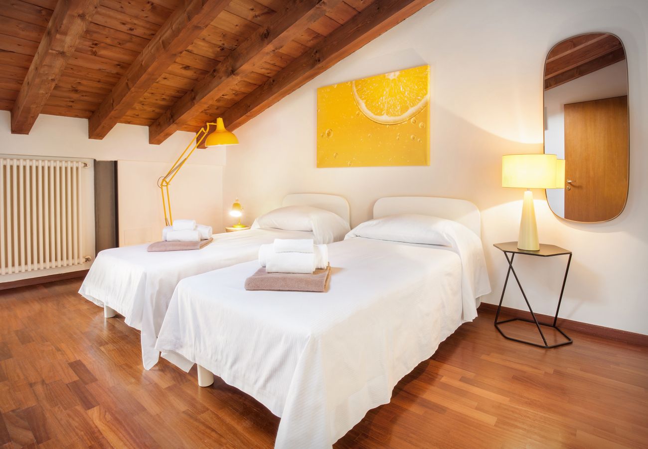 Apartment in Torri del Benaco - Giallo Limone Apartment