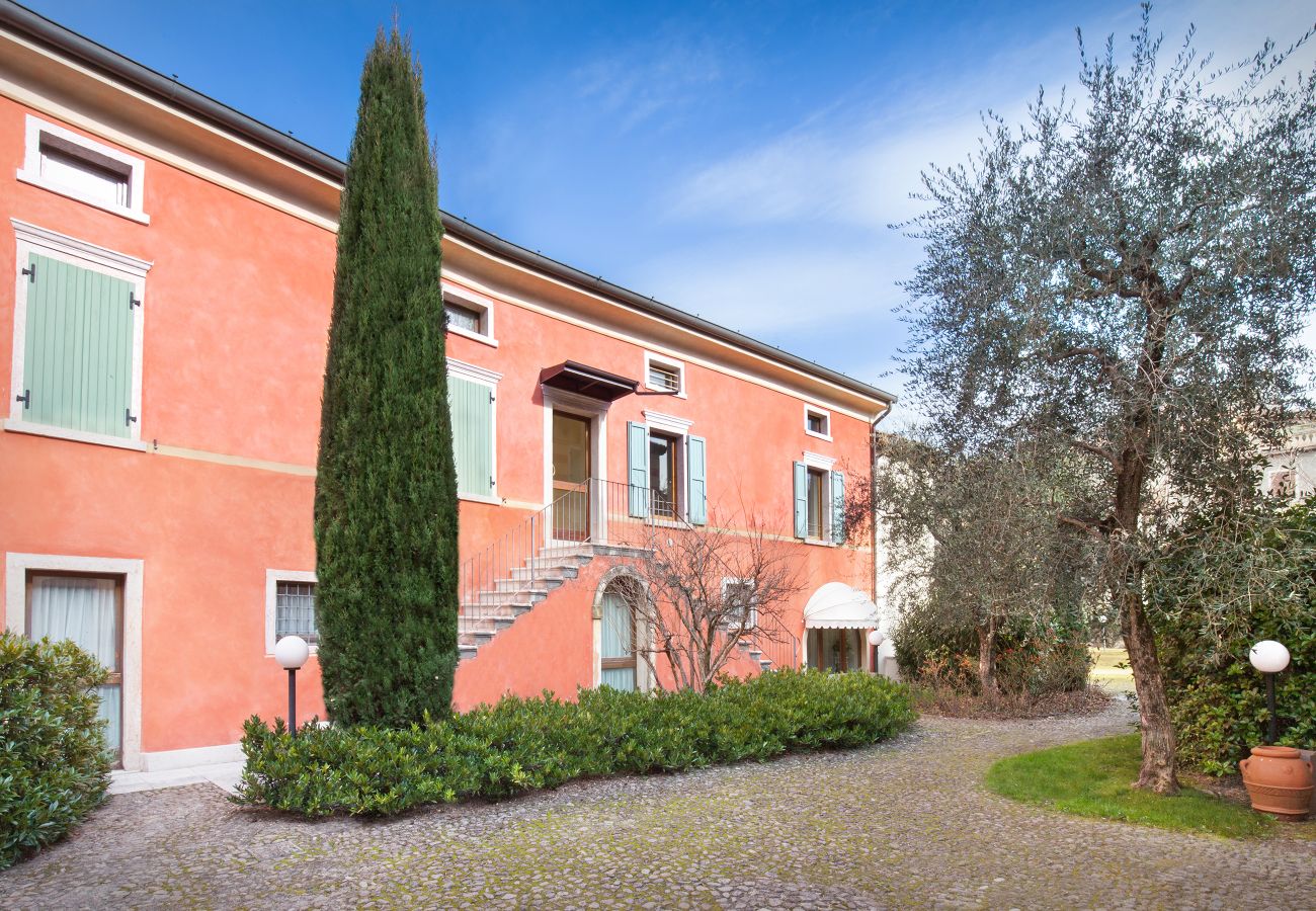 Apartment in Torri del Benaco - Giallo Limone Apartment