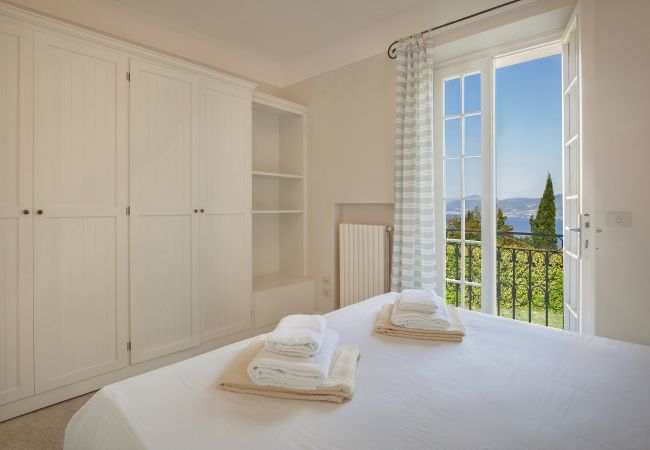 Villa in Torri del Benaco - Villa Ilaria with private pool and lake view Villa in Torri del Benaco - Villa Ilaria with private pool and lake view