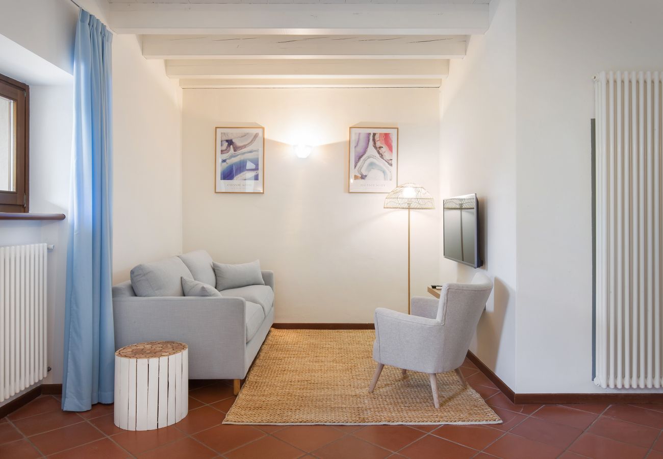 Apartment in Torri del Benaco - Turchese Apartment with Pool