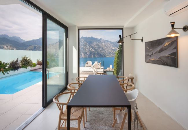 Apartment in Malcesine - Residenza Dimora Privata With  Pool