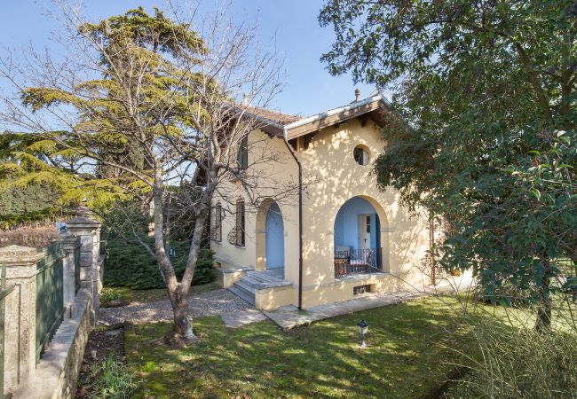 Chalet in San Pietro in Cariano - Casa Del Custode In The Heart Of Valpolicella