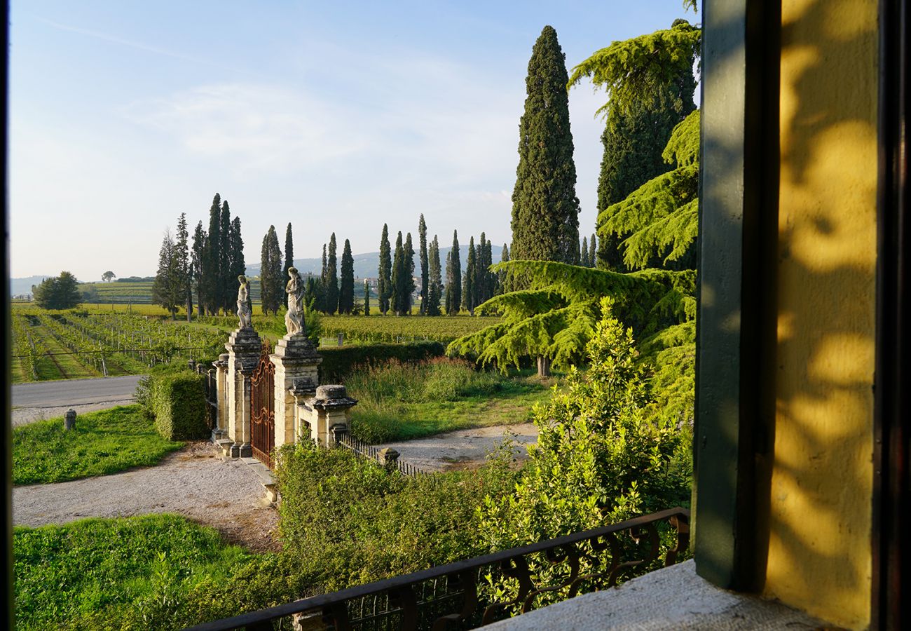 Chalet in San Pietro in Cariano - Casa Del Custode In The Heart Of Valpolicella