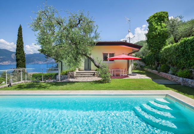 Villa/Dettached house in Torri del Benaco - Villa Palladini With Pool