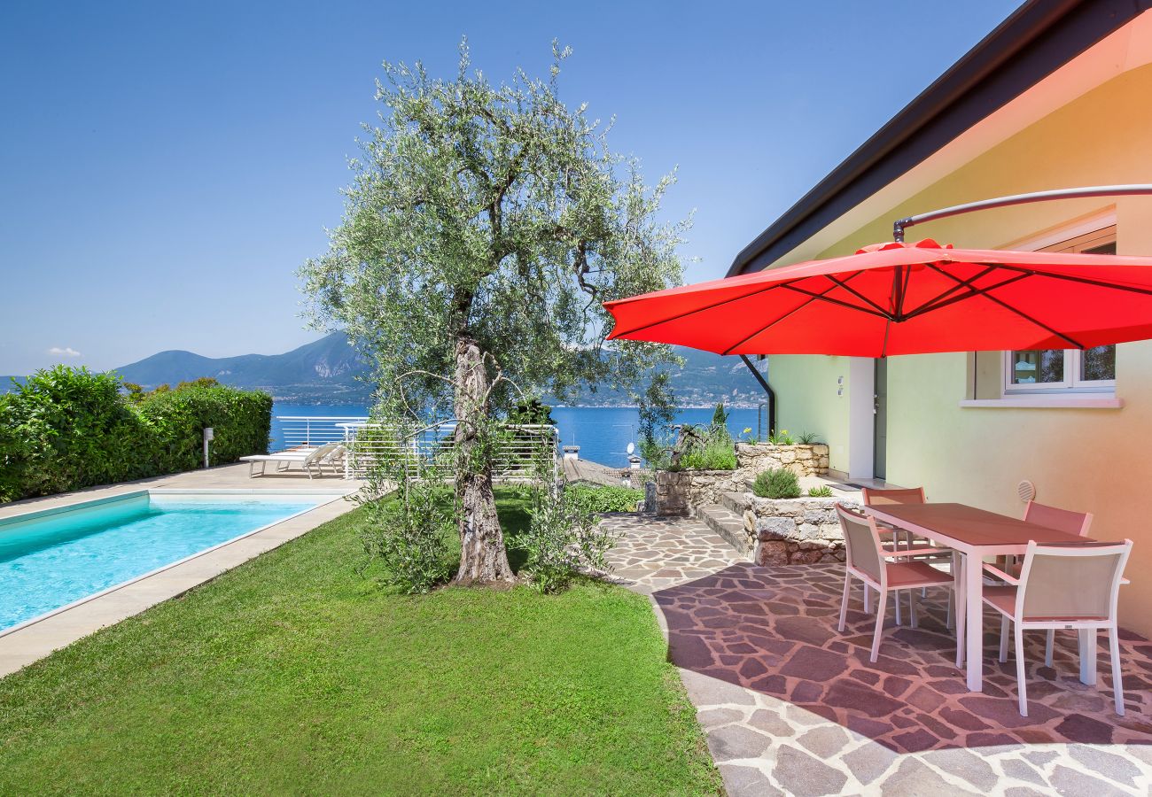 Villa in Torri del Benaco - Villa Palladini With Pool