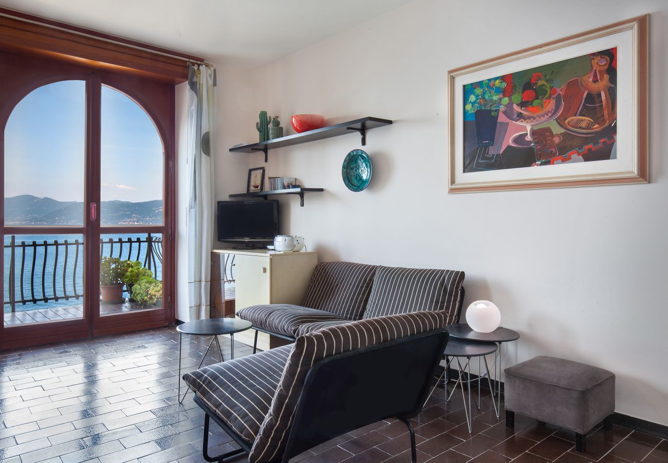 Apartment in Torri del Benaco - Hermitage Apartment with Lake View