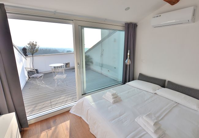 Apartment in Calmasino - Casetta Renzi with Terrace