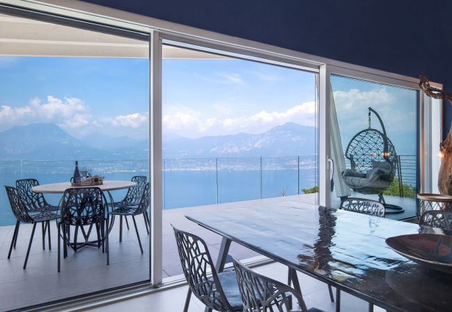 Villa in San Zeno di Montagna - Villa Montelago With Pool Villa in San Zeno di Montagna - Villa Montelago With Pool