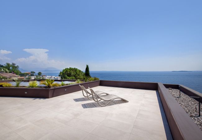 Villa in Manerba del Garda - Villa Grace with Pool on the Lake Villa in Manerba del Garda - Villa Grace with Pool on the Lake
