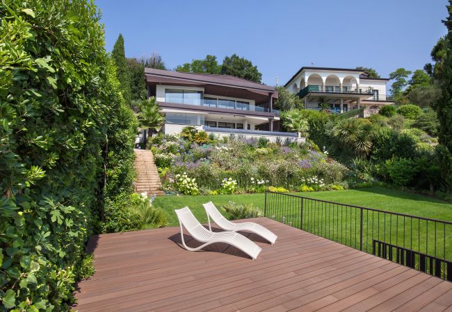 Villa in Manerba del Garda - Villa Grace with Pool on the Lake Villa in Manerba del Garda - Villa Grace with Pool on the Lake