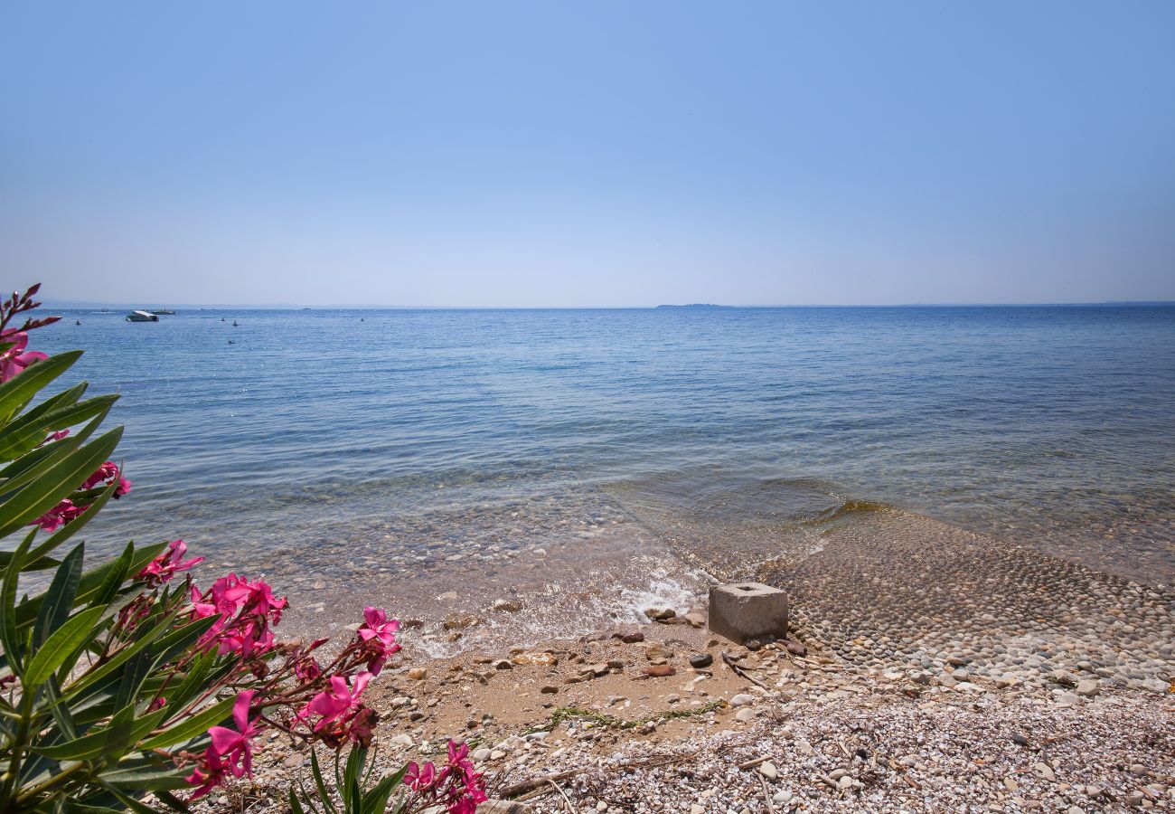 Villa in Manerba del Garda - Villa Grace with Pool on the Lake Villa in Manerba del Garda - Villa Grace with Pool on the Lake