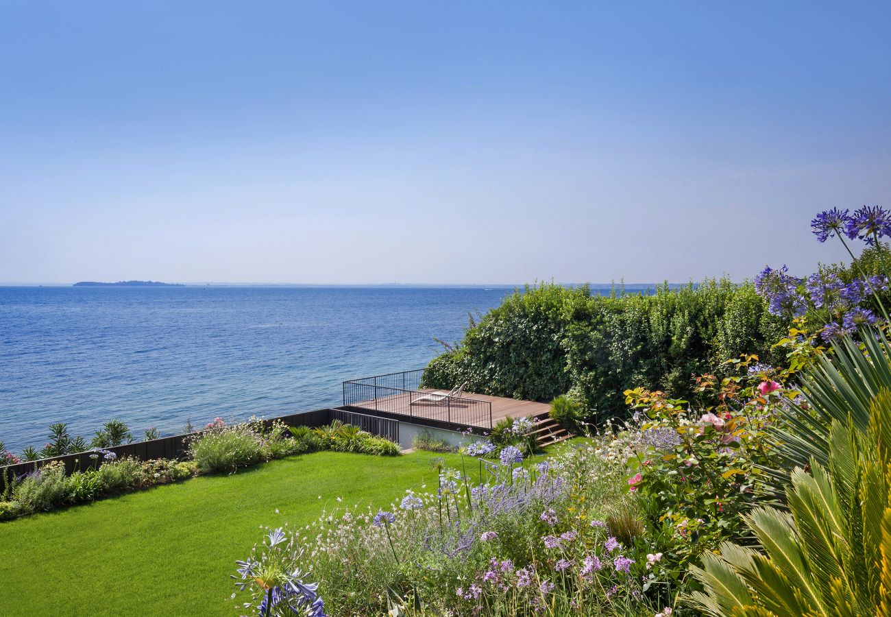 Villa in Manerba del Garda - Villa Grace with Pool on the Lake Villa in Manerba del Garda - Villa Grace with Pool on the Lake