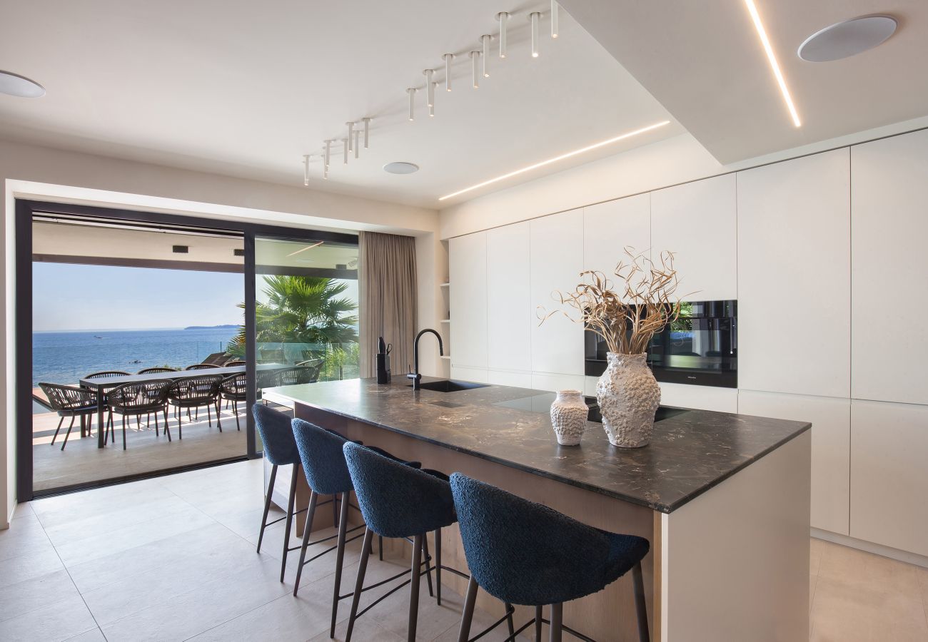 Villa in Manerba del Garda - Villa Grace with Pool on the Lake Villa in Manerba del Garda - Villa Grace with Pool on the Lake