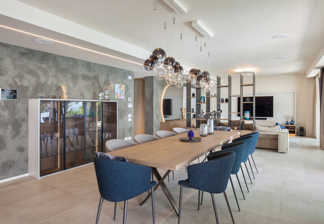 Villa in Manerba del Garda - Villa Grace with Pool on the Lake Villa in Manerba del Garda - Villa Grace with Pool on the Lake