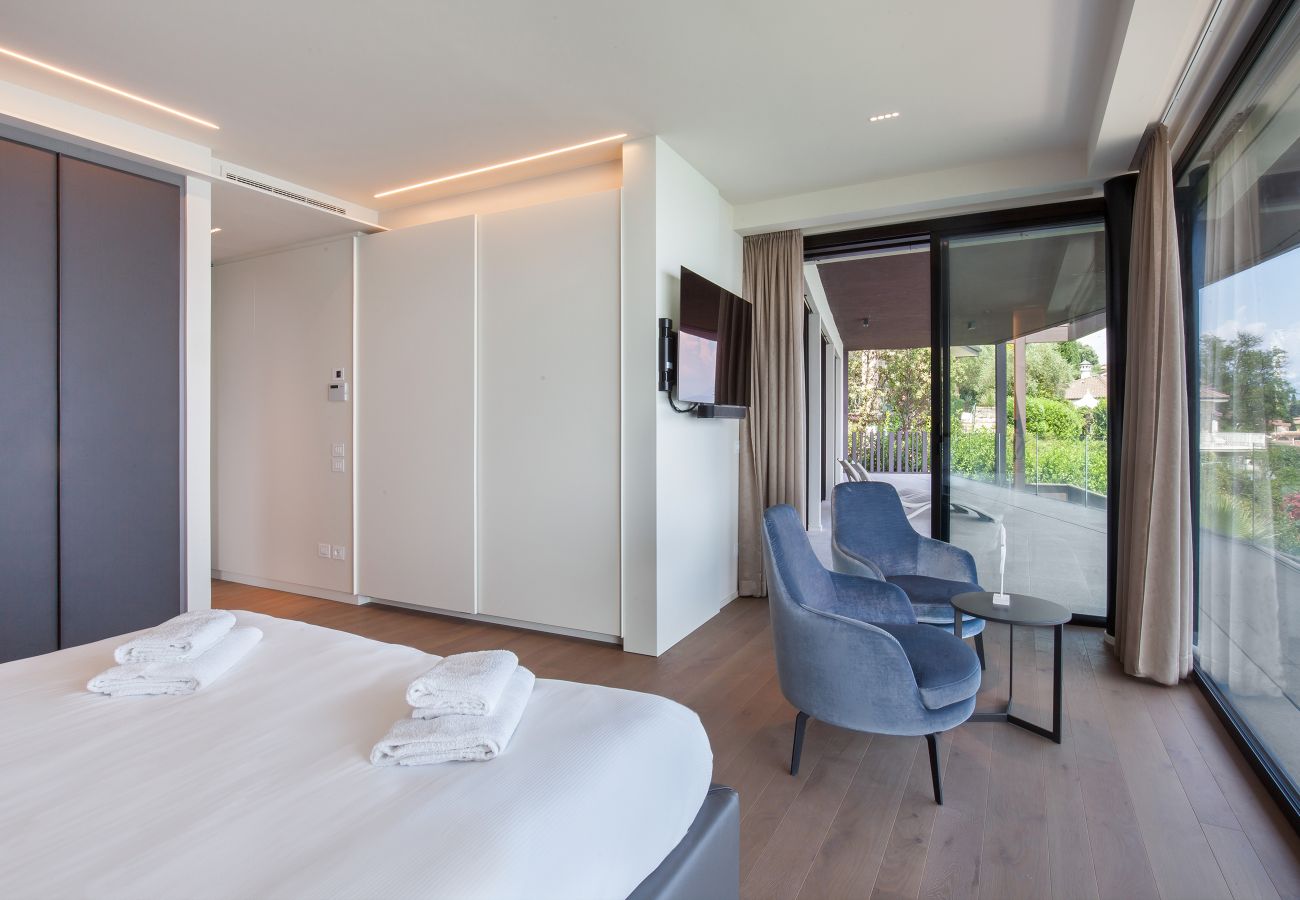 Villa in Manerba del Garda - Villa Grace with Pool on the Lake Villa in Manerba del Garda - Villa Grace with Pool on the Lake