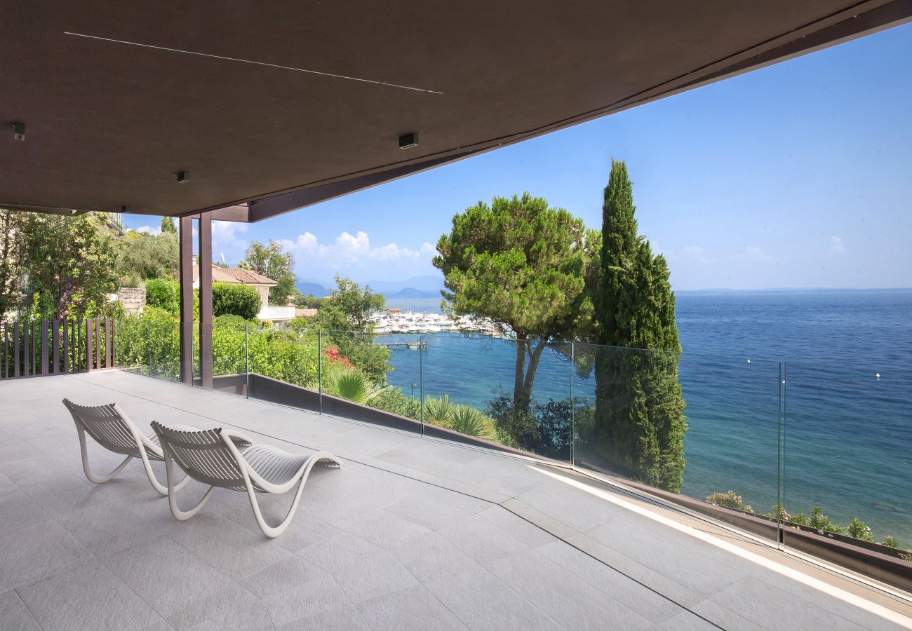 Villa in Manerba del Garda - Villa Grace with Pool on the Lake Villa in Manerba del Garda - Villa Grace with Pool on the Lake