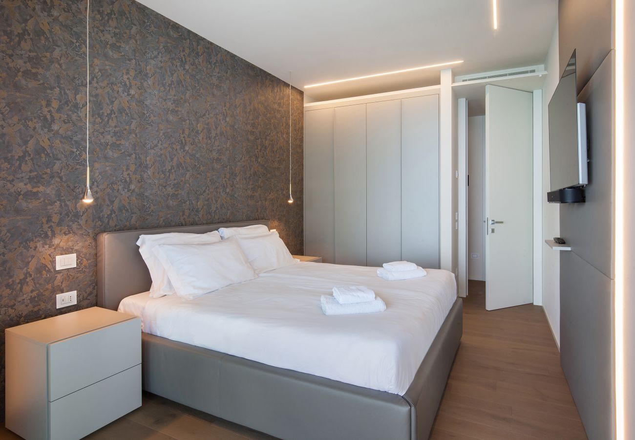 Villa in Manerba del Garda - Villa Grace with Pool on the Lake Villa in Manerba del Garda - Villa Grace with Pool on the Lake