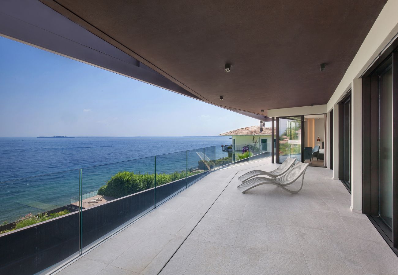 Villa in Manerba del Garda - Villa Grace with Pool on the Lake Villa in Manerba del Garda - Villa Grace with Pool on the Lake