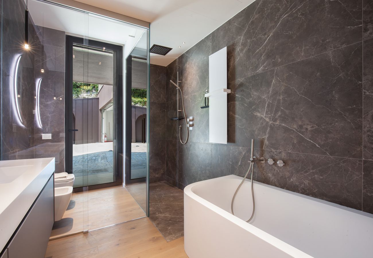 Villa in Manerba del Garda - Villa Grace with Pool on the Lake Villa in Manerba del Garda - Villa Grace with Pool on the Lake