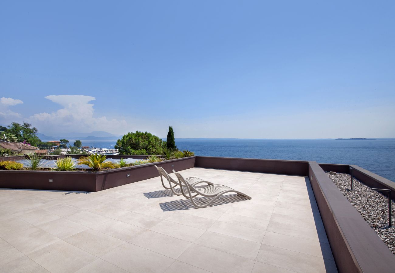 Villa in Manerba del Garda - Villa Grace with Pool on the Lake Villa in Manerba del Garda - Villa Grace with Pool on the Lake