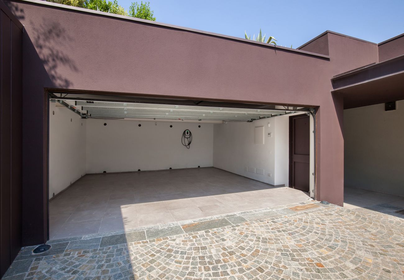 Villa in Manerba del Garda - Villa Grace with Pool on the Lake Villa in Manerba del Garda - Villa Grace with Pool on the Lake