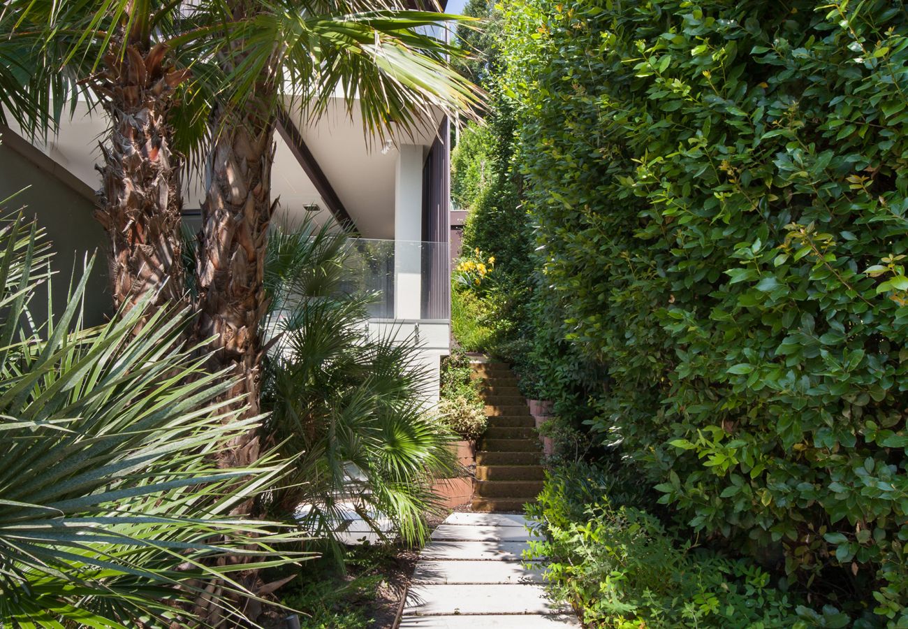 Villa in Manerba del Garda - Villa Grace with Pool on the Lake Villa in Manerba del Garda - Villa Grace with Pool on the Lake