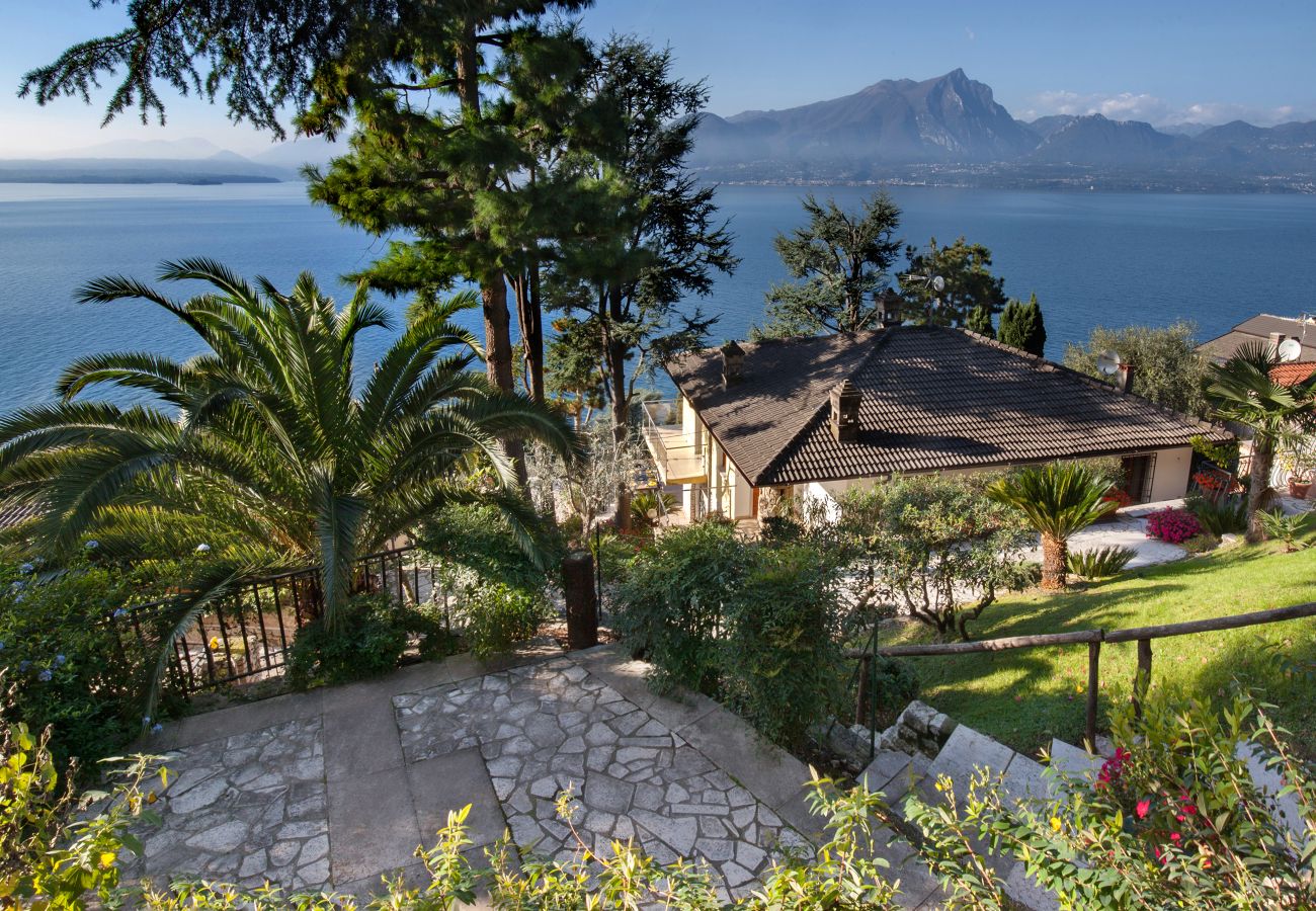 Villa in Torri del Benaco - Villa Vista Lago With Pool Villa in Torri del Benaco - Villa Vista Lago With Pool