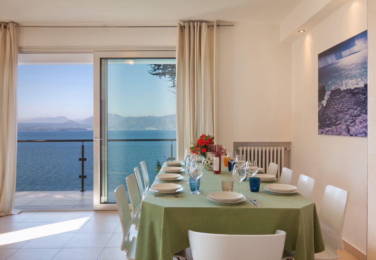 Villa in Torri del Benaco - Villa Vista Lago With Pool Villa in Torri del Benaco - Villa Vista Lago With Pool