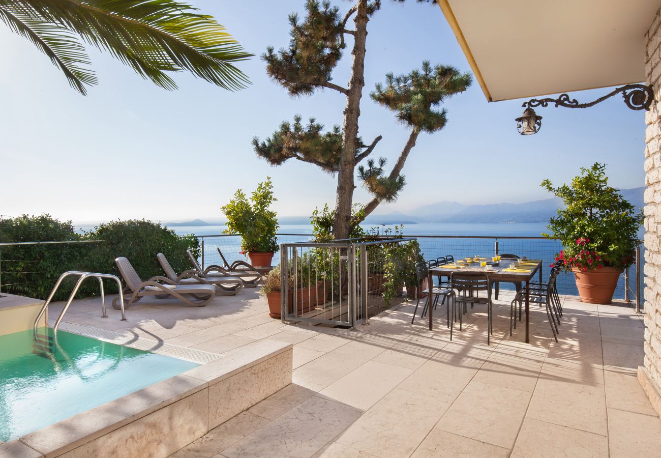 Villa in Torri del Benaco - Villa Vista Lago With Pool Villa in Torri del Benaco - Villa Vista Lago With Pool