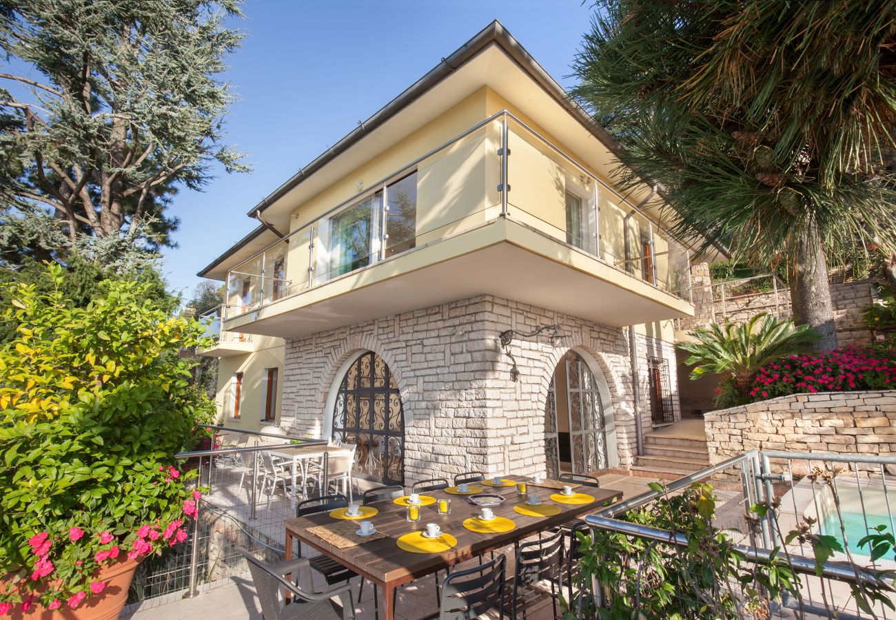 Villa in Torri del Benaco - Villa Vista Lago With Pool Villa in Torri del Benaco - Villa Vista Lago With Pool