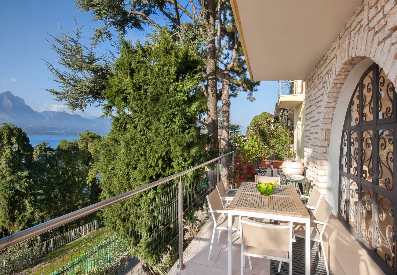 Villa in Torri del Benaco - Villa Vista Lago With Pool Villa in Torri del Benaco - Villa Vista Lago With Pool