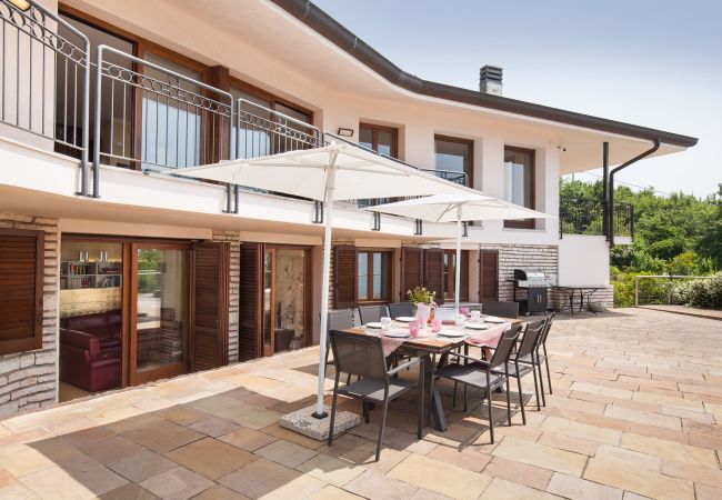 Villa in Torri del Benaco - Villa Viù with Pool and Lake View Villa in Torri del Benaco - Villa Viù with Pool and Lake View