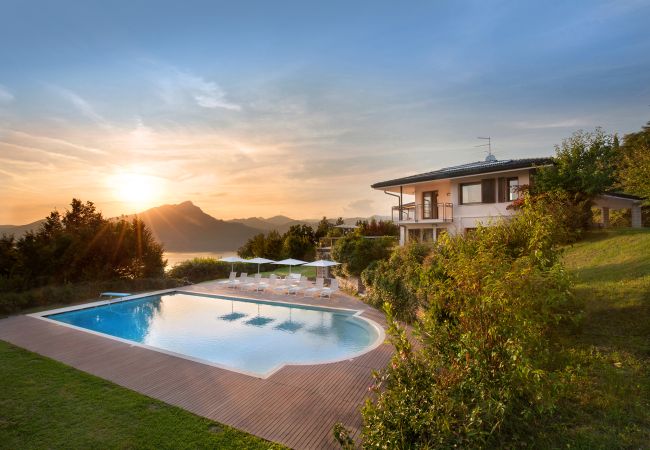 Villa in Torri del Benaco - Villa Viù with Pool and Lake View